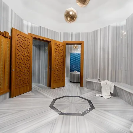 Отель Ramada Plaza &