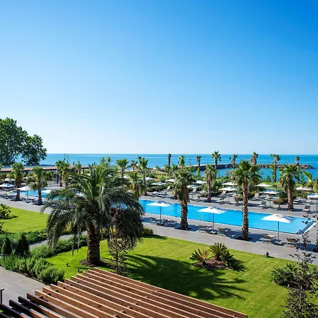 Ramada Plaza & 5*