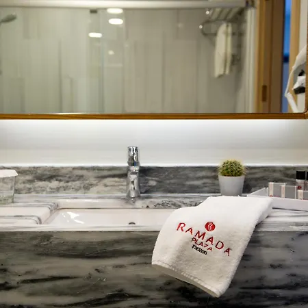 Ramada Plaza & Hotel 5*