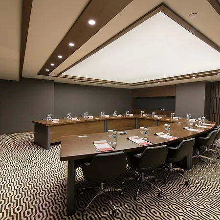 Ramada Plaza & Hotel 5*