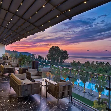 Hotel Ramada Plaza & 5*