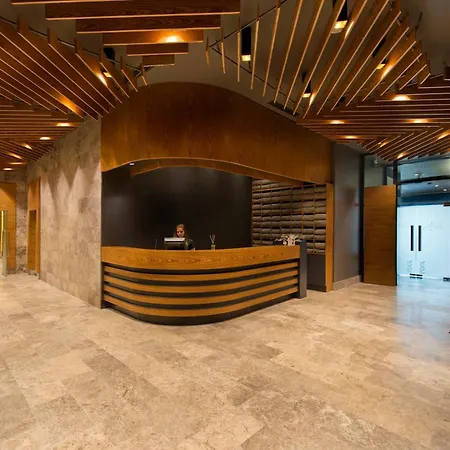 Ramada Plaza &