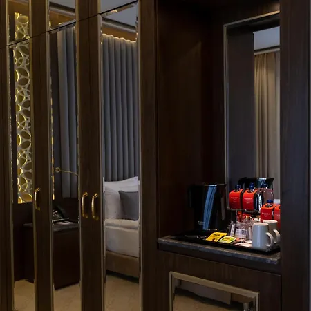 Ramada Plaza &
